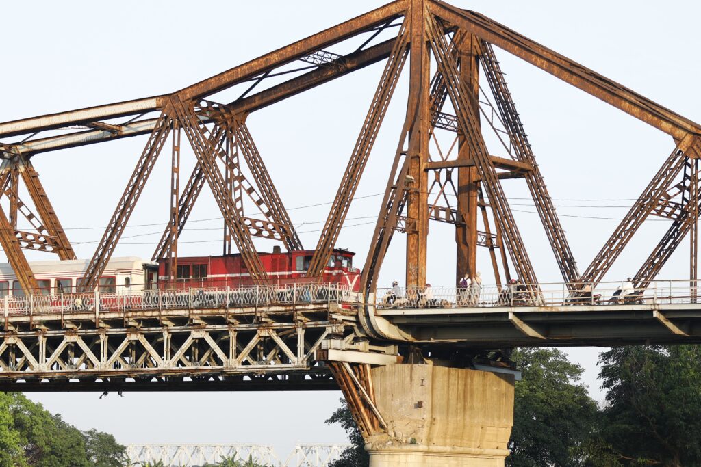 Cầu Long Biên