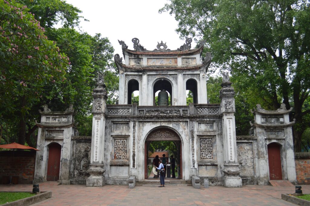 Van Mieu Quoc Tu Giam